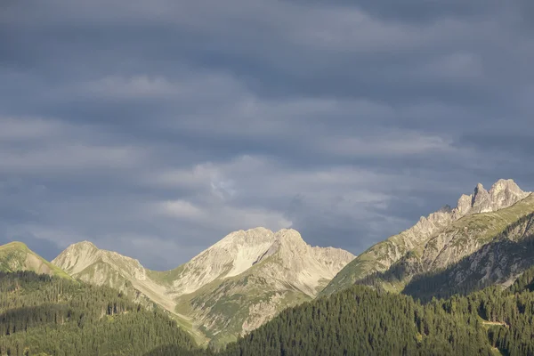 Humor matutino en los Alpes Lechtales — Foto de Stock