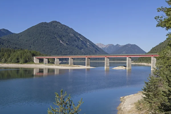 Sjön Sylvenstein i Bayern — Stockfoto