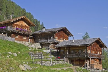 Doğu Tyol kulübeleri