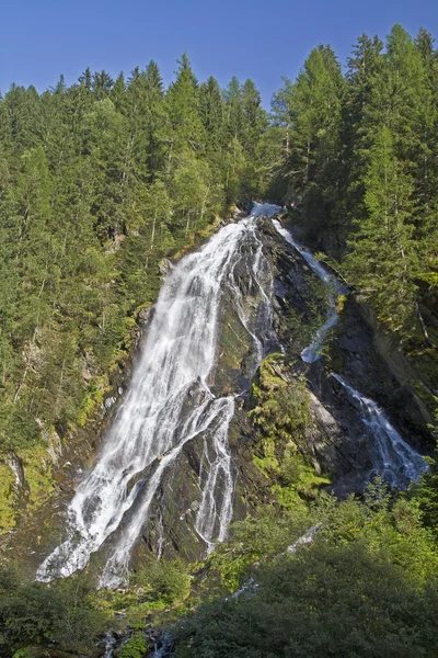 Водопад Вейл в долине Кальс — стоковое фото