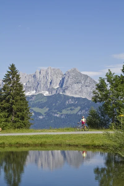 Met het oog op de bergen van de Wilder Kaiser — Stockfoto