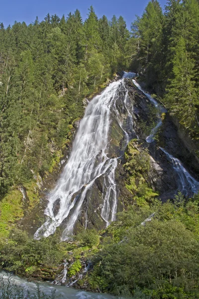 Водопад Вейл в долине Кальс — стоковое фото