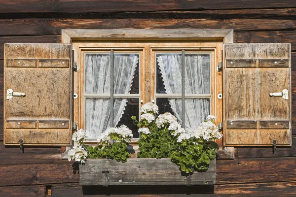 Oude idyllische hut detail — Stockfoto