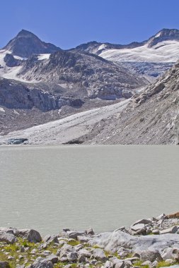 Obersulzbach Vadisi'nde buzul Gölü