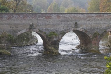 Eski Borghetto Bridge'de