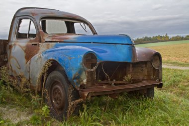 eski paslı araba