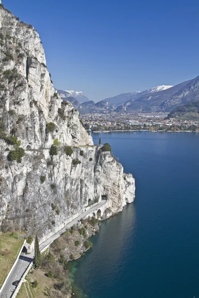 Hloubky pohled na jezero Garda — Stock fotografie