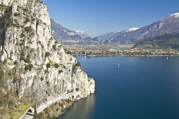 Vista sulla profondità del Lago di Garda — Foto Stock