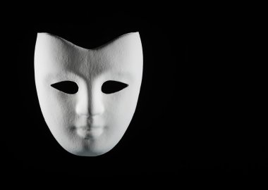 maske siyah arka plan üzerine
