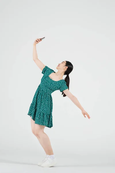 Sale Promotion Concept Contemporary Female Dancer Smarphone Hand — Stock Photo, Image