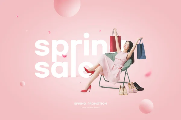 Vårförsäljning Affisch Med Vacker Asiatisk Kvinnlig Modell Med Shoppingväskor — Stockfoto