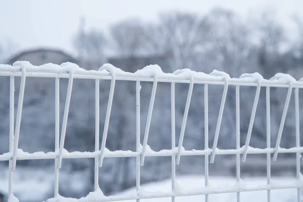 Śnieg Prętach Żelaza — Zdjęcie stockowe