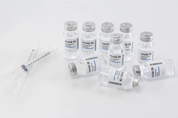 Covid Aşısı Beyaz Arkaplan — Stok fotoğraf