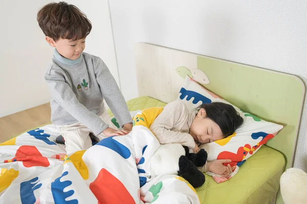 Asian Young Brother Sister Children Sleeping Bed — Stock Photo, Image