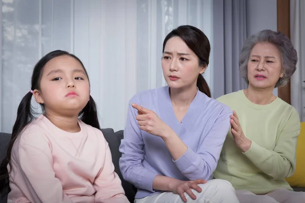 Três Gerações Mulheres Avó Asiática Mãe Neta — Fotografia de Stock
