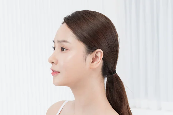 Closeup Beautiful Asian Model Hand Gesture Glowing Skin Beauty Concept — Stock Photo, Image