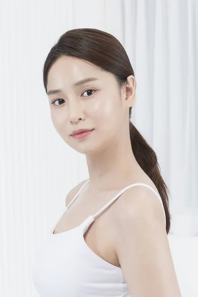 Nahaufnahme Der Schönen Asiatischen Modell Mit Handgeste Glühende Haut Beauty — Stockfoto