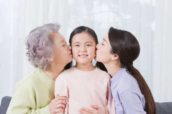 Tres Generaciones Mujeres Abuela Asiática Madre Nieta — Foto de Stock