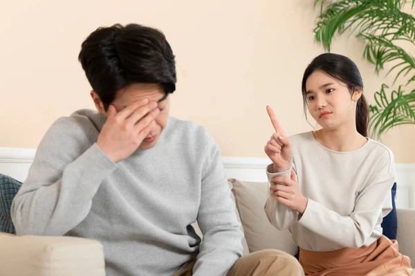 Casal Asiático Após Luta Esposa Desculpar Com Marido — Fotografia de Stock