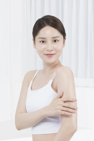 Nahaufnahme Der Schönen Asiatischen Modell Berühren Arm Körper Hautpflege Und — Stockfoto