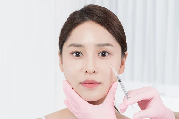 美丽的亚裔韩国人模特儿脸 整形外科概念 — 图库照片