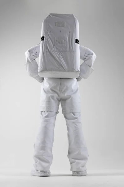 Animado Astronauta Manos Cintura Fondo Blanco — Foto de Stock