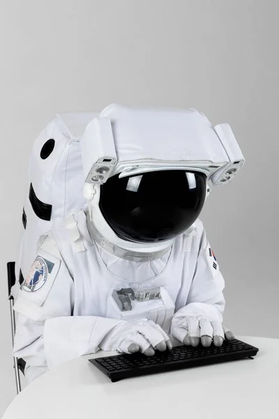 Astronaut Typing White Background — Stock Photo, Image
