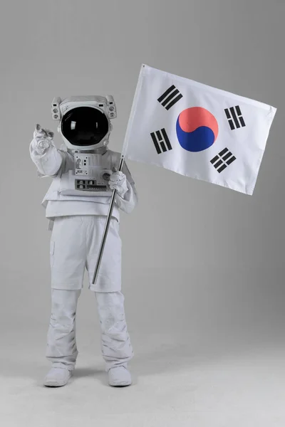 航天员和韩国国旗 白色背景 — 图库照片
