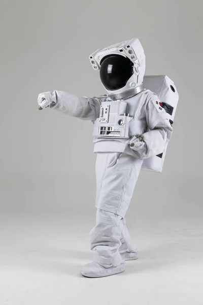 Astronauta Haciendo Taekwondo Fondo Blanco — Foto de Stock