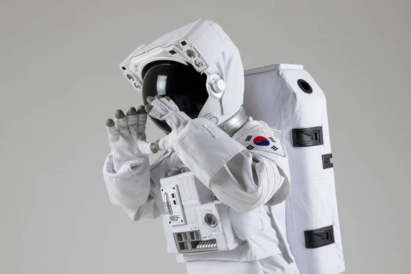 Astronaut Skrika Tillkännage Vit Bakgrund — Stockfoto