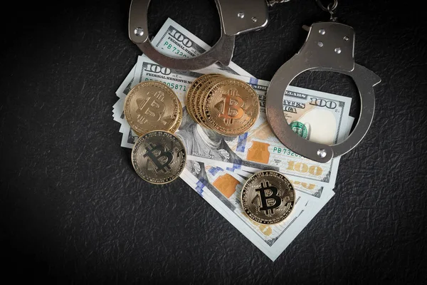 Bitcoin Dollars Cuffs — ストック写真