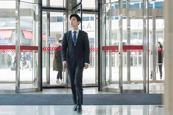 Primeiro Dia Recém Recrutado Asiático Homem Empregado — Fotografia de Stock