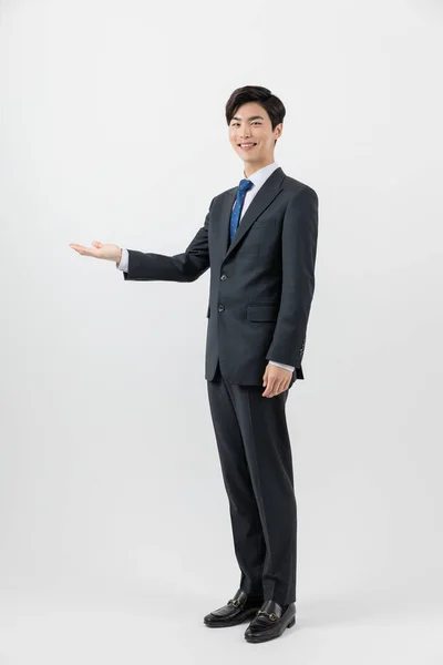 Aziatisch Man Zakenman Werknemer Begeleiden Met Een Hand — Stockfoto
