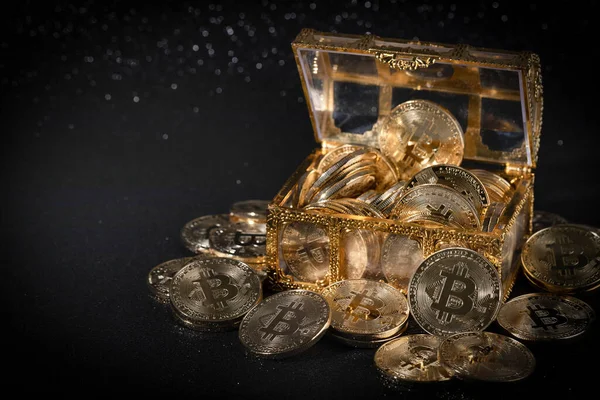 Bitcoin Treasure Box Chest — ストック写真