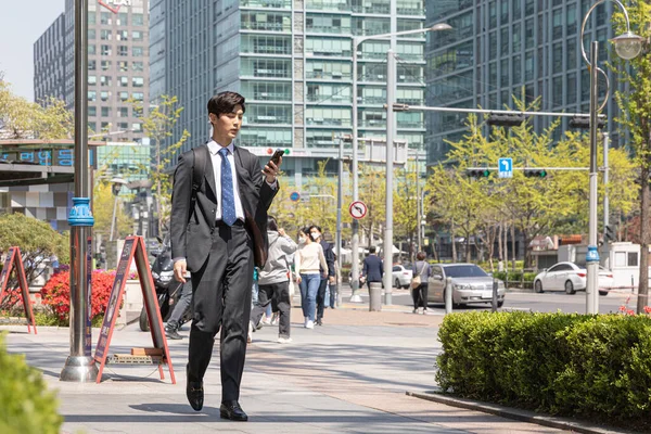 Asian Man Employee Smartphone Company Business Communication Concept — Stok fotoğraf