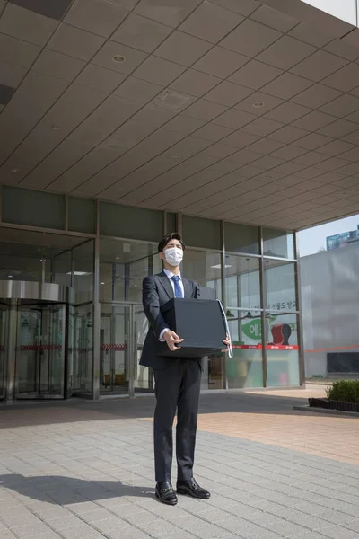 Asian Man Employee Mask Leaving Office Box Due Lay Covid — Photo