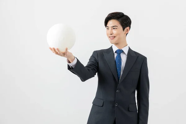 Asiático Hombre Hombre Negocios Empleado Con Blanco Esfera Objeto — Foto de Stock