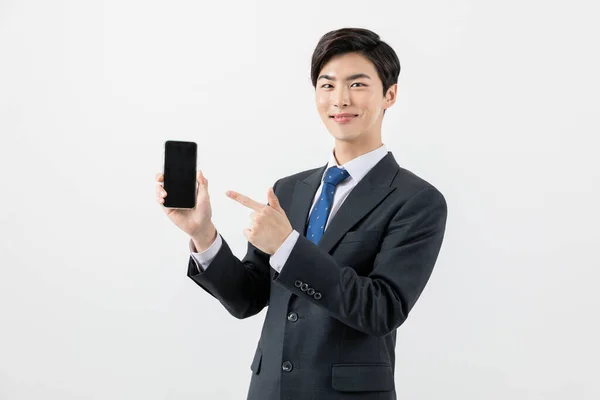 Homem Asiático Empresário Rindo Smartphone — Fotografia de Stock