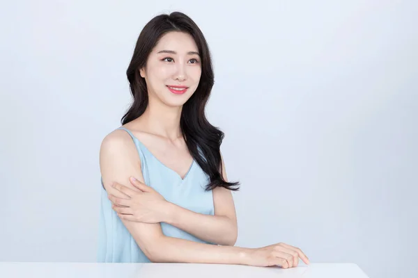 Bella Coreano Asiatico Giovane Donna Modello Con Mano Movimento Pelle — Foto Stock