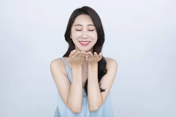 Belle Coréen Asiatique Jeune Femme Modèle Vide Ouvert Main — Photo