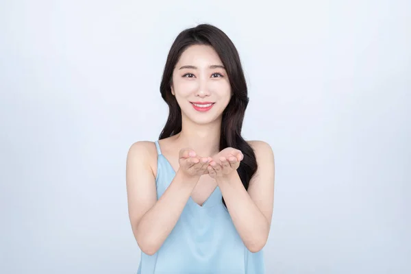 Schöne Koreanische Asiatische Junge Frau Modell Leere Offene Hand — Stockfoto