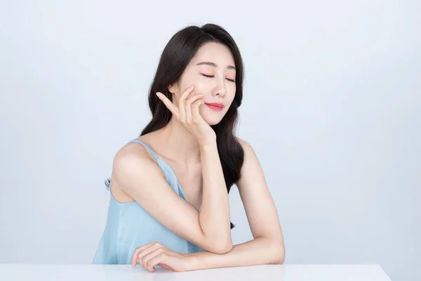 Gyönyörű Koreai Fiatal Modell Kézzel Mozgás Bőr Szépség Koncepció — Stock Fotó