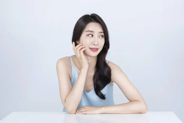 Vacker Koreansk Ung Kvinna Modell Med Hand Rörelse Hud Skönhet — Stockfoto