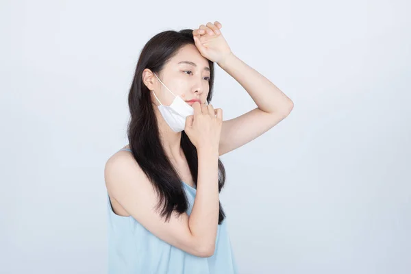 Asiatisches Model Mit Hautproblemen Wegen Maske Sommer — Stockfoto