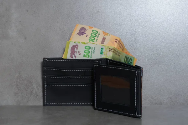 Peněženka Bankovkami 500 Pesos 1000 Pesos Argentině — Stock fotografie