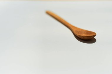 Yazmak için boş yeri olan tahta kaşık.