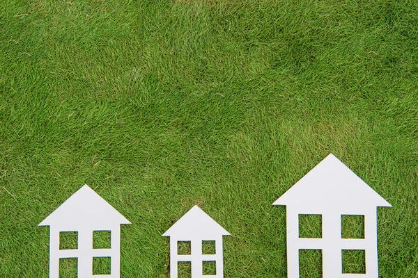 Casa con un ambiente hogareño, vida verde —  Fotos de Stock