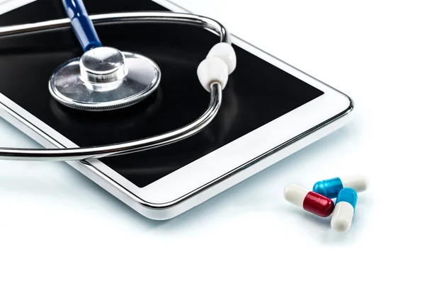 Medisinsk forskning, digital tablett og stetoskop – stockfoto