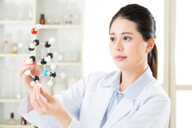 Asyalı kadın bilim adamı araştırma insan uzun ömürlü gizli için