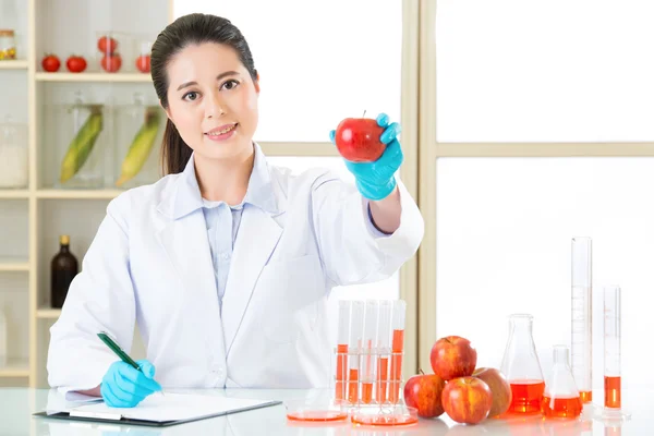 Risultato del test di registrazione degli alimenti con modificazione genetica — Foto Stock
